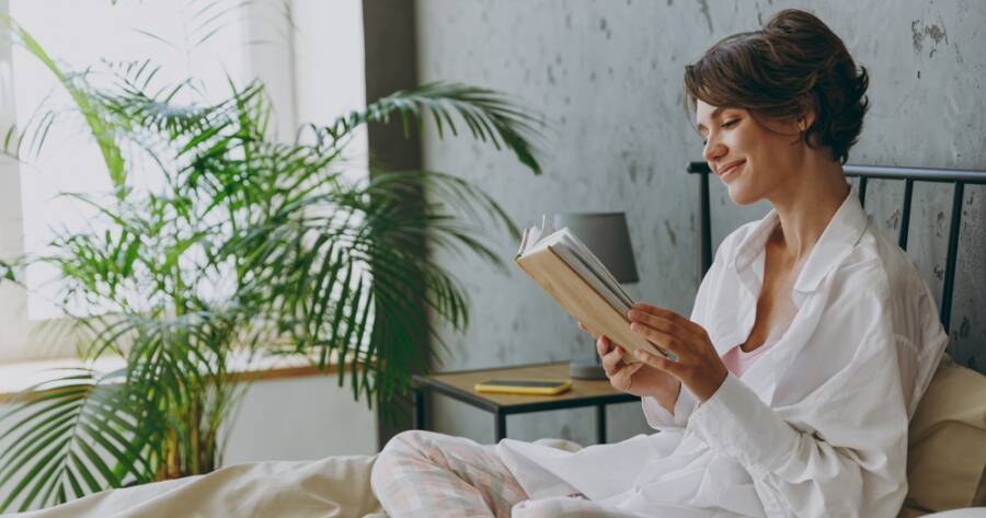 How to Declutter Your Mind Before Bed (So You Actually Sleep)