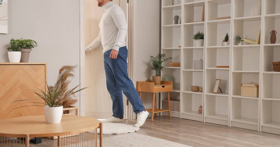 How to Quiet a Noisy Door in 30 Seconds