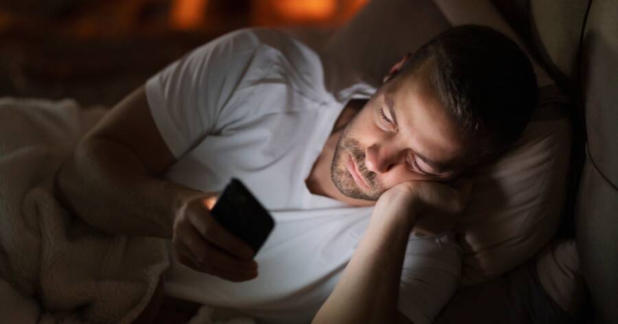 How to Stop Doom-Scrolling and Reclaim Your Focus